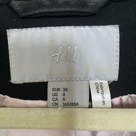 H&M black blazer with satin lining - Picture 2 of 3